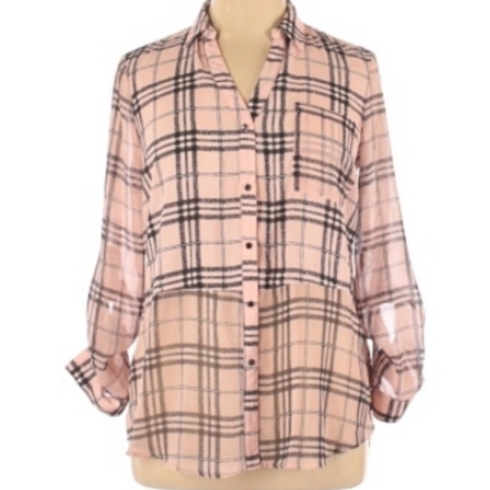 3/$25 🙌🏼 Candie’s Pink & Black Plaid Button Down M